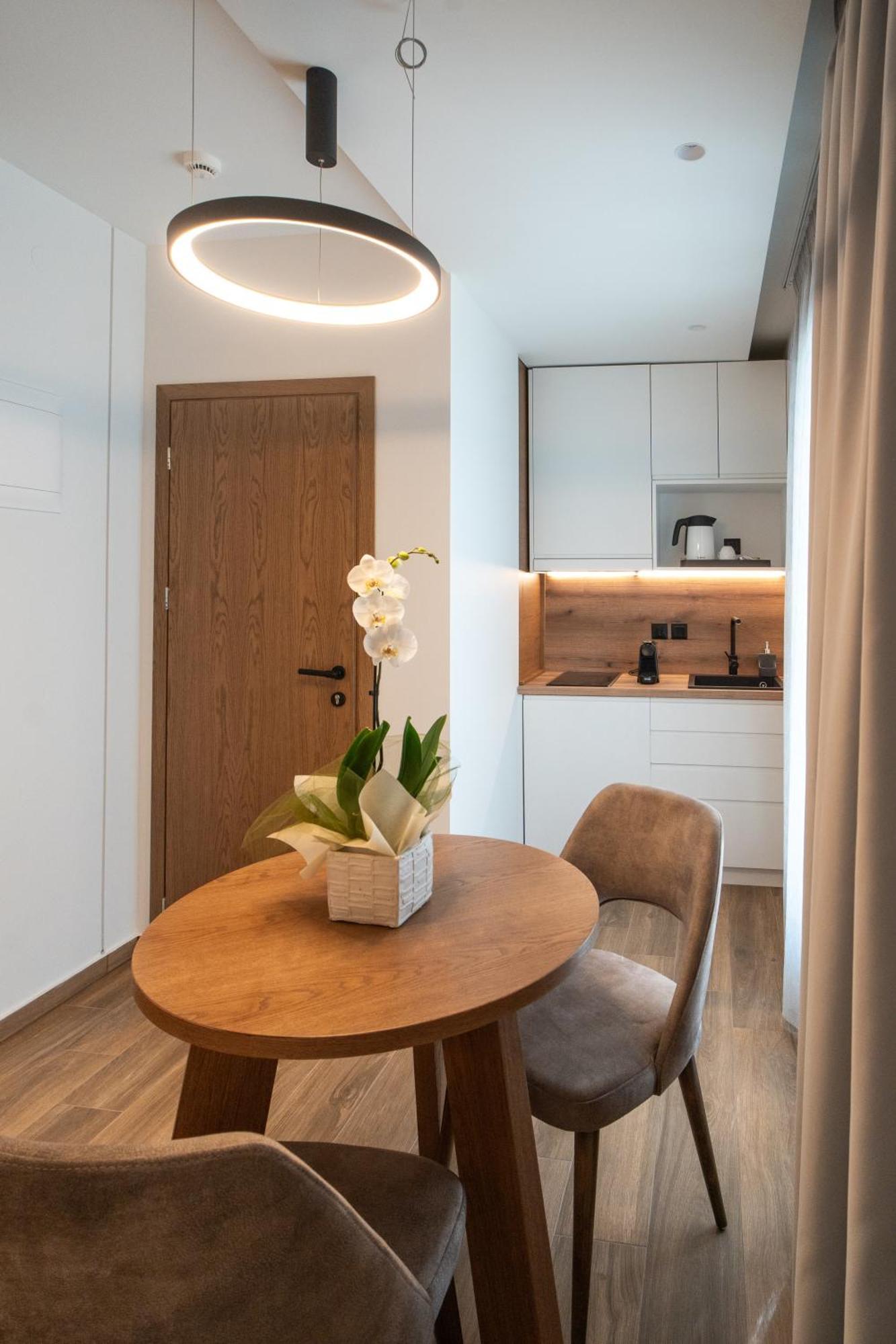 Volos Inn Hotel ภายนอก รูปภาพ