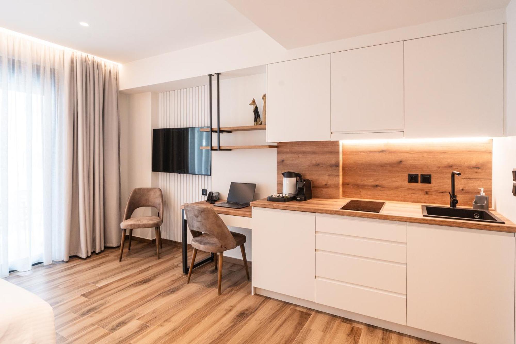 Volos Inn Hotel ภายนอก รูปภาพ