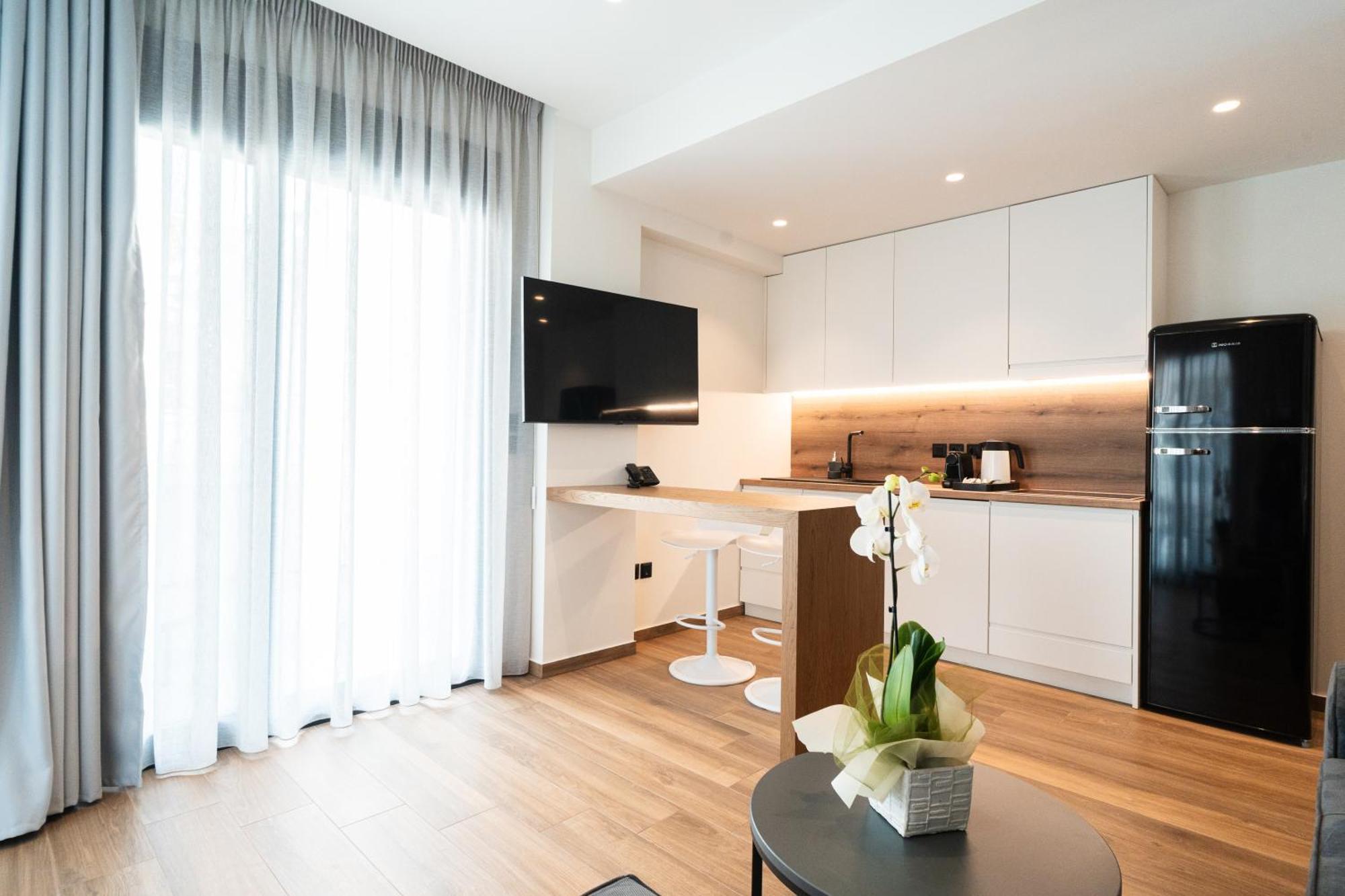 Volos Inn Hotel ภายนอก รูปภาพ