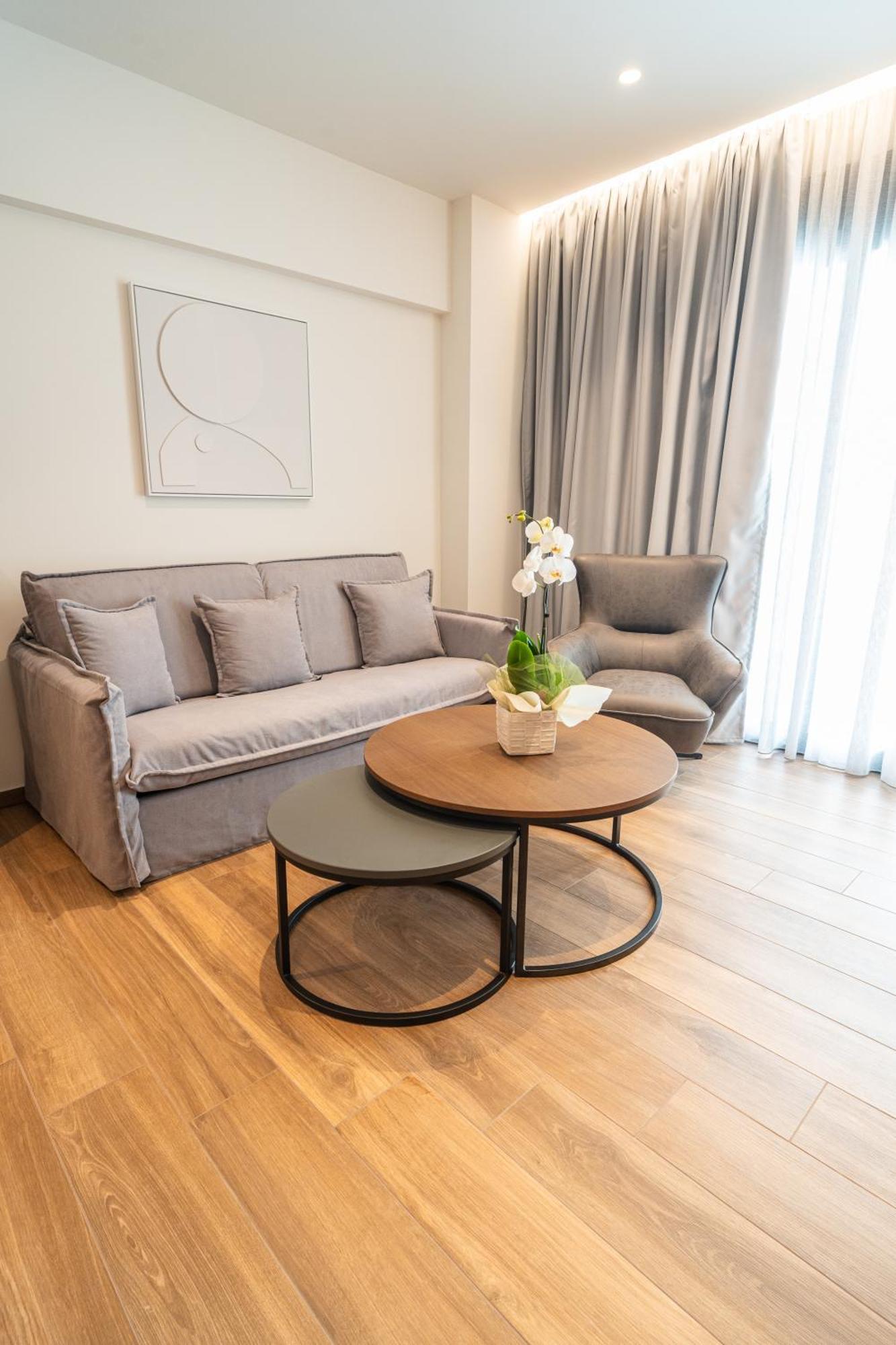 Volos Inn Hotel ภายนอก รูปภาพ